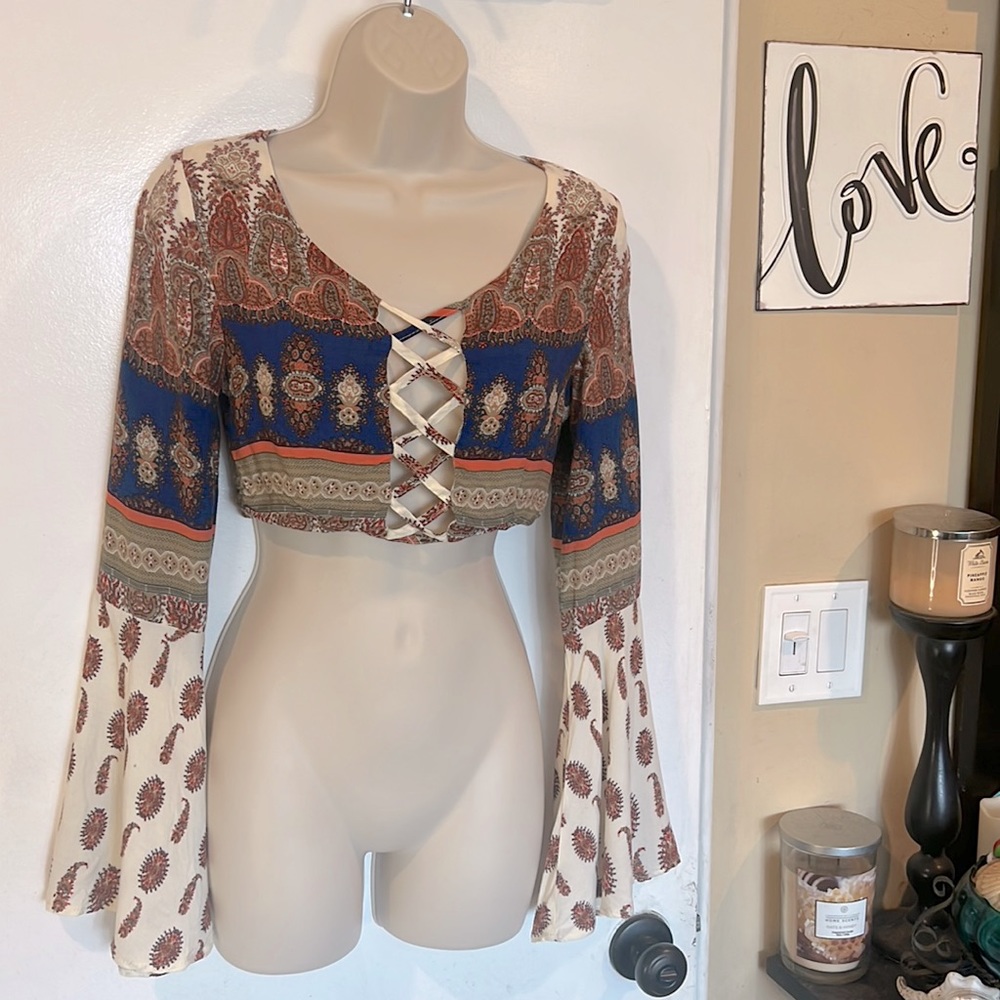 ONE WAY Boho Bell Sleeve Crop Top Criss Cross Front Design Detail
